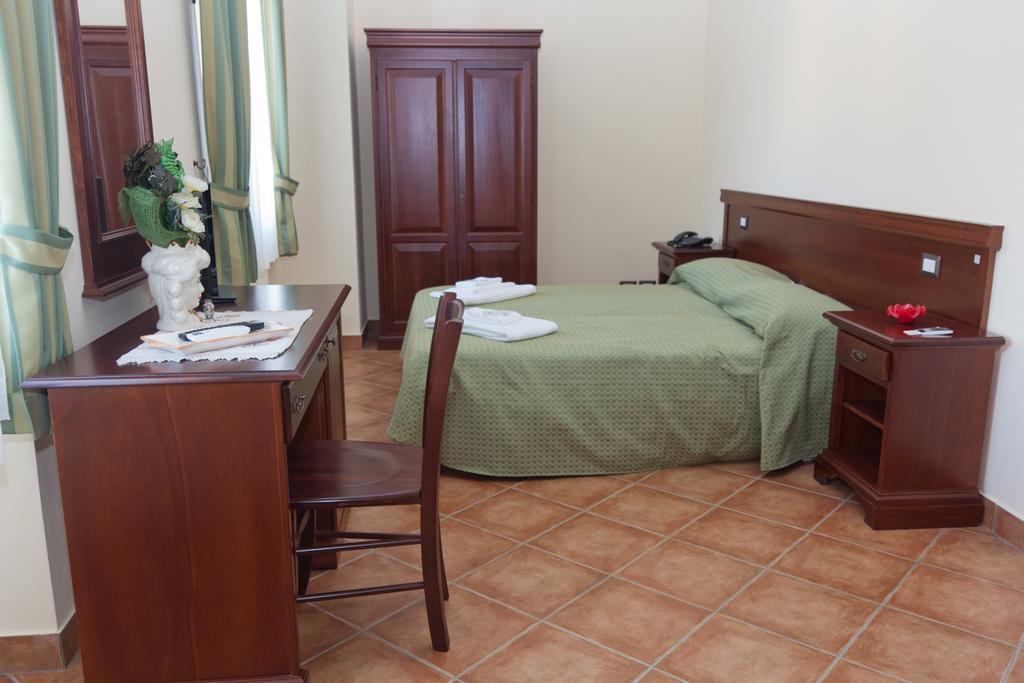 Agriturismo Valle Dell'Etna Roccella Valdemone Номер фото